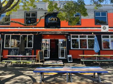 1950 Restaurant & Bar